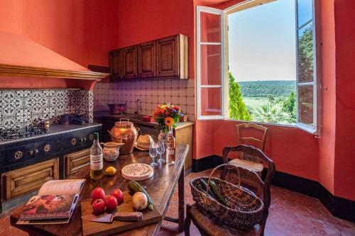 Location Prestige 400 M2 Dans Ch�teau En Provence