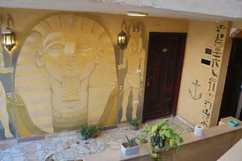 Albergue Pyramids Palace