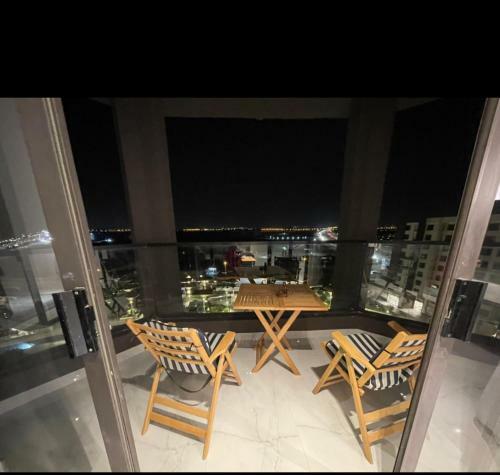 Apartment 3b Room