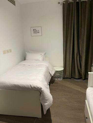 Apartment 3b Room