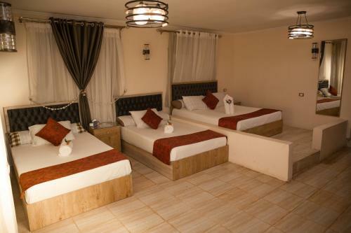Heru Pyramids View Hotel