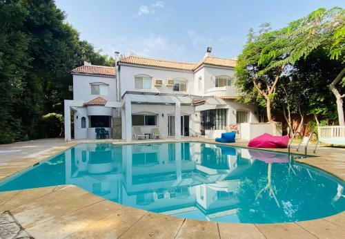 Villa By The Pyramids