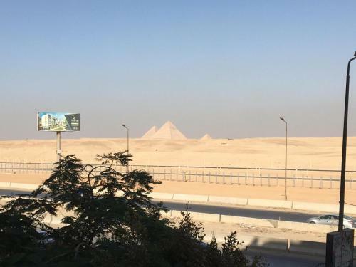 Pyramids View Apartment