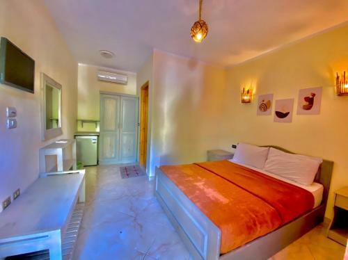 Hotel New Happy Land