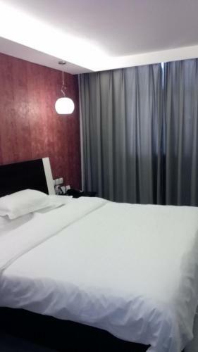 Fairyland Hotel Dongfeng Plaza