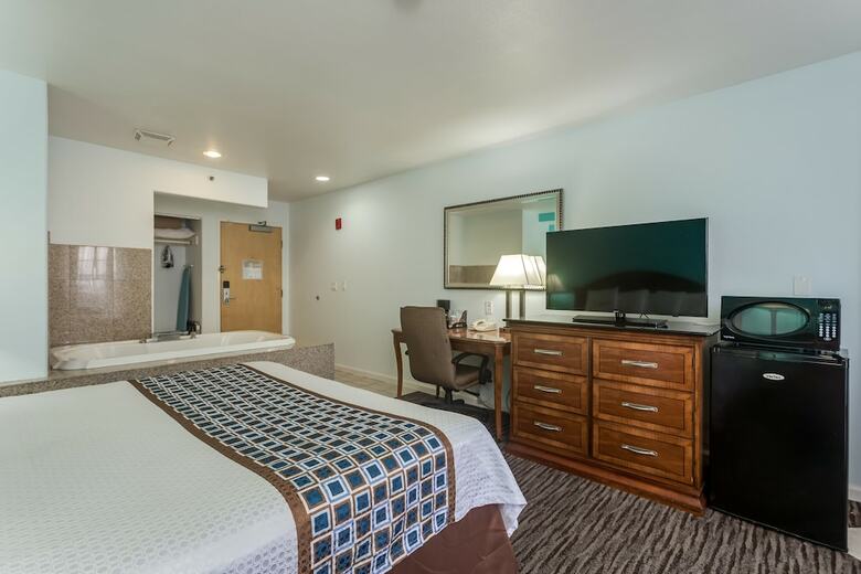 Pacifica Beach Hotel