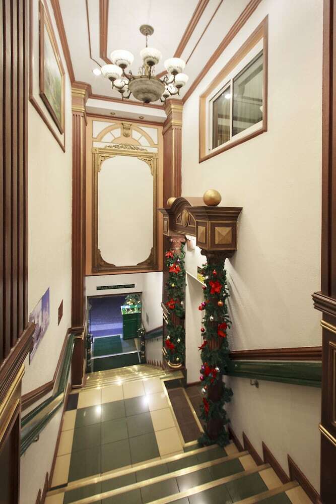 Paladin Hotel
