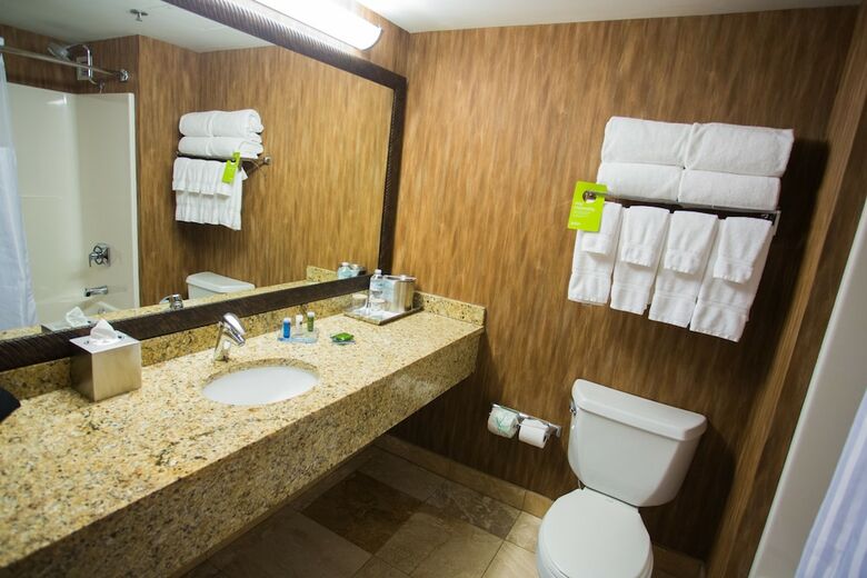Hotel Radisson On John Deere Commons Moline