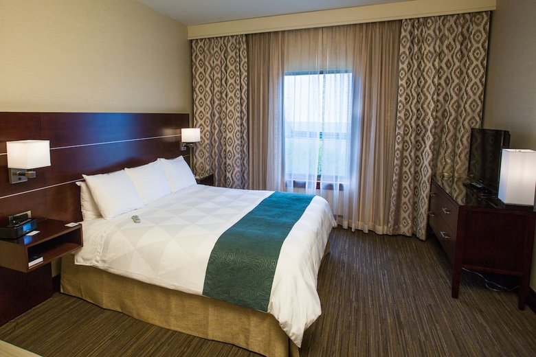 Hotel Radisson On John Deere Commons Moline