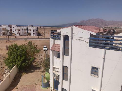 Bluehole Plaza Cozy Seaview Apartment
