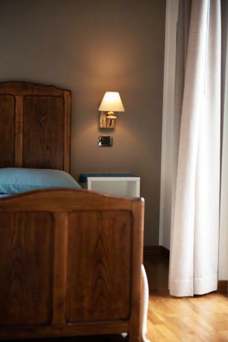 Hostal Torrevarata - Guest Rooms