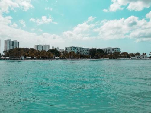 Apartamento Luxurious Beach Property 3 Bedrooms