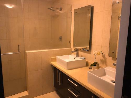 Apartamento Luxurious Beach Property 3 Bedrooms