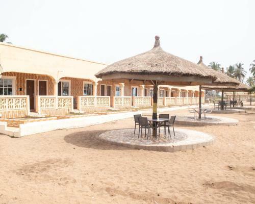 Bed & Breakfast Travellers Beach Resort