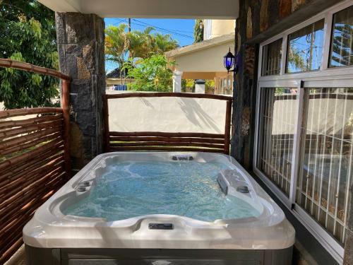 Sunshine Residence -4 Bed Holidayhome With Jacuzzi