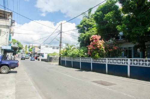 La Caverna House