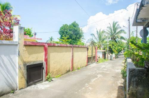 La Caverna House