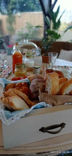 Hostal Olioealloro B&B