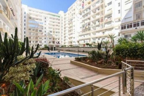 Apartamento Lovely One-bed Flat In Secure Building With Shared Swimming Pool