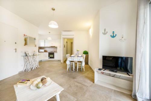 Caneis Apartments