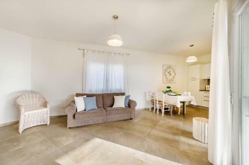 Caneis Apartments