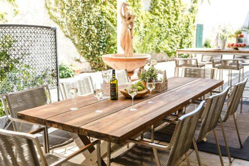 Winzerhotel V�hringer