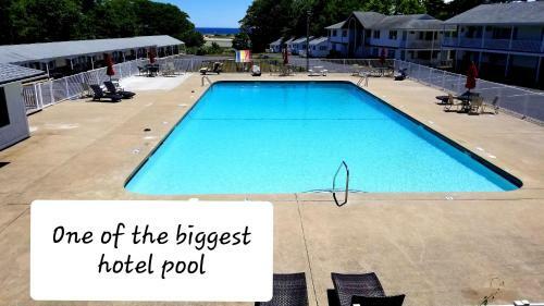 Motel Colonial Village Resort