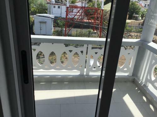 Modern Three Bedroom Apartment West Coast