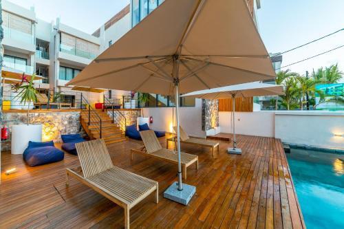 One Bay Residence Modern Contemporary Apartment Flat 4