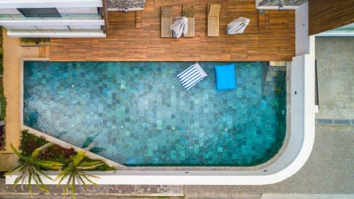 One Bay Residence Modern Contemporary Apartment Flat 4