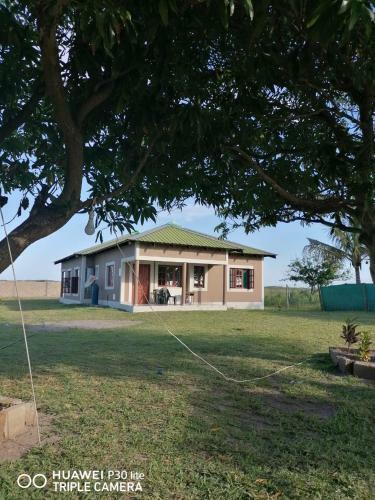 Green Mangrove Inhaca (Guest House)