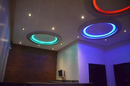 Hostal House X