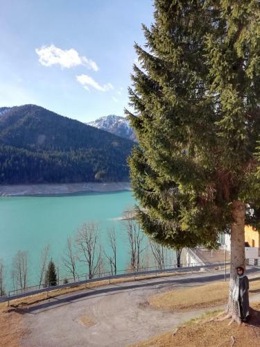 Elison-on The Lake B&B