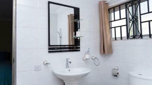 Lav Royal Hotel