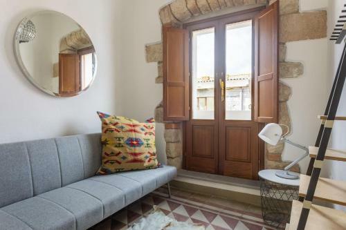 Authentic-large Town Villa In The Historic Center