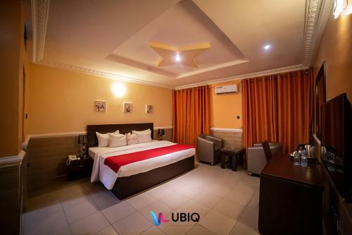 Hotel Ubiq Suites And Apartments