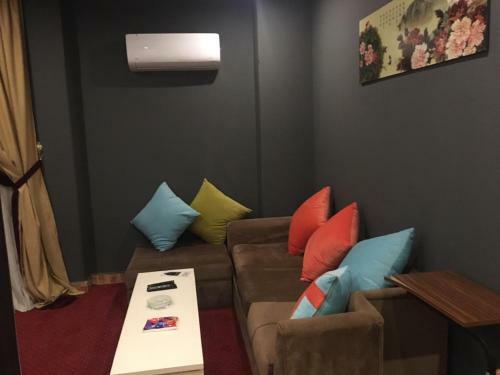 Omar Elkhaiam Hotel