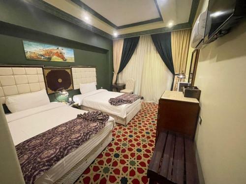 Omar Elkhaiam Hotel