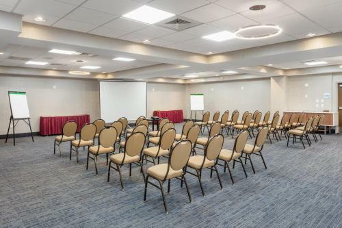Holiday Inn Express Hotel & Suites Providence-woonsocket