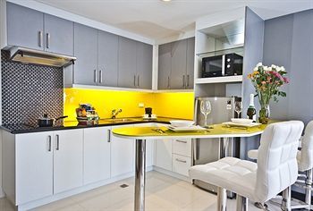Y2 Residence Hotel