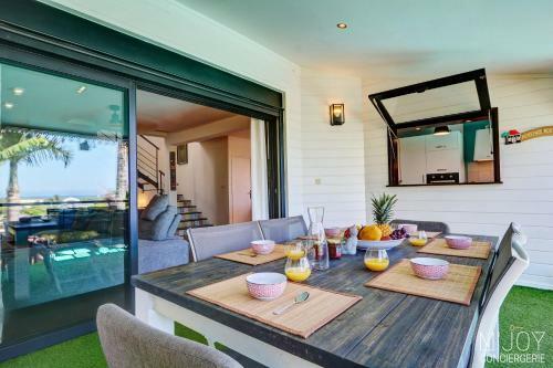 Villa Cardinal ? La Villa Aux Touches Color�es