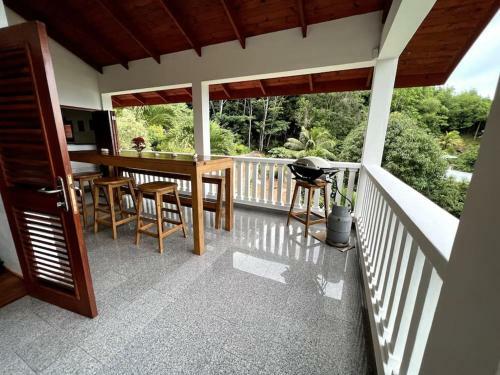 Hilltop South - Villa Bougainville