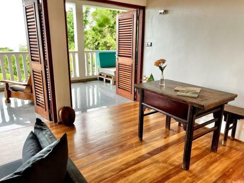 Hilltop South - Villa Bougainville
