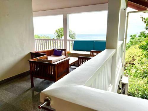 Hilltop South - Villa Bougainville