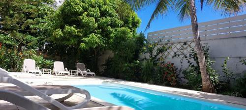 Lush Garden Villa House 2