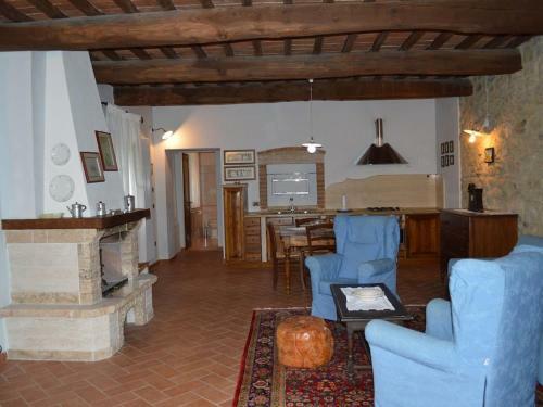 Apartment In Asciano With Shared Panoramic Swimming Pool