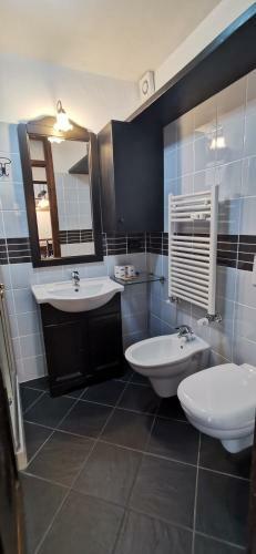 Hostdomus - City Center Apartment
