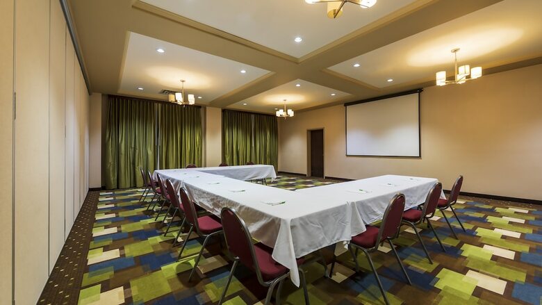 Holiday Inn Hotel And Suites-kamloops