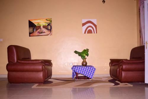 Hostal La Natura Guesthouse