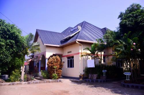 Hostal La Natura Guesthouse